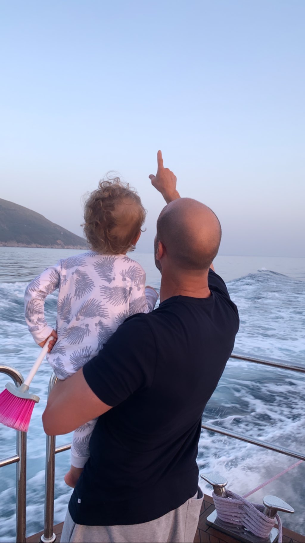 З днем народження, красунчик! Роузі Хантінгтон-Уайтлі та Джейсон Стетхем відзначають 2-річчя первістка