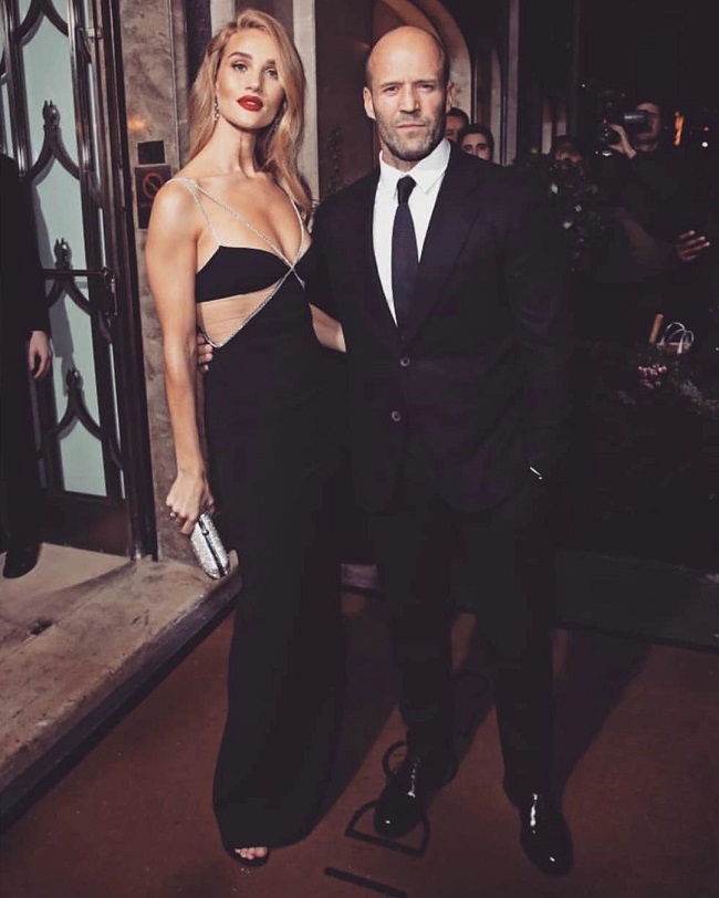 Мужчина всей моей жизни: Роузи Хантингтон-Уайтли и Джейсон Стетхэм отметили 10-летие отношений