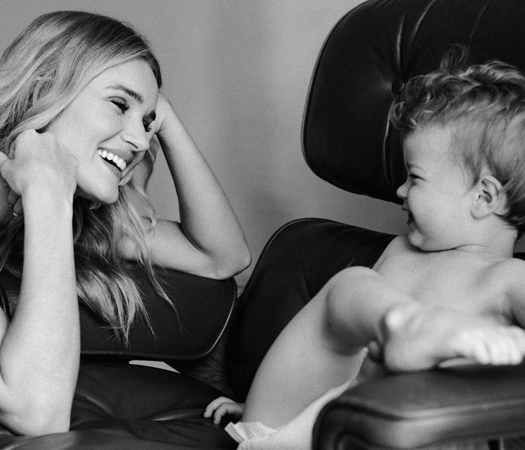 Мужчина всей моей жизни: Роузи Хантингтон-Уайтли и Джейсон Стетхэм отметили 10-летие отношений