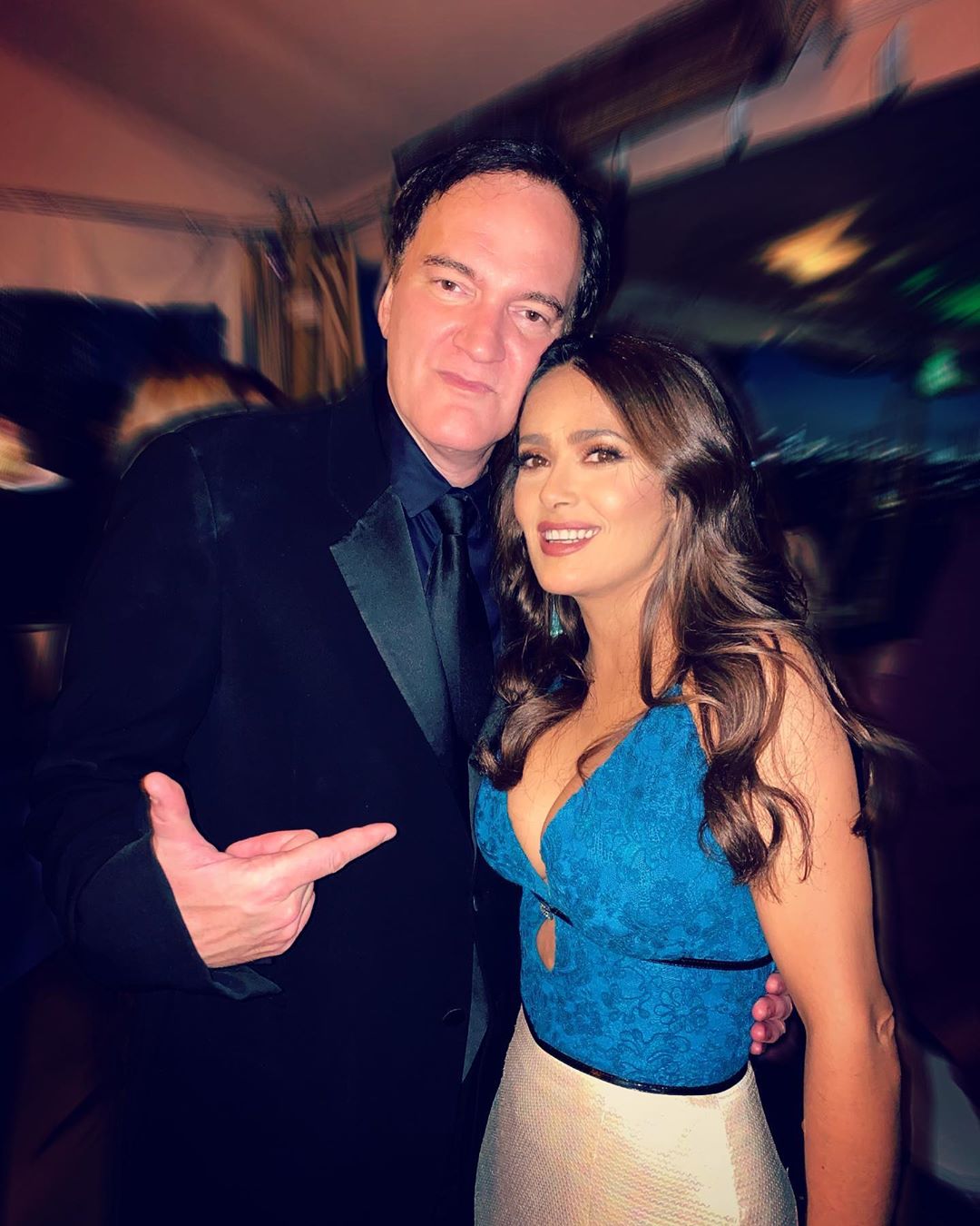 Все молодшає: 53-річна Сальма Хайек захопила пружною шкірою і розкішними формами