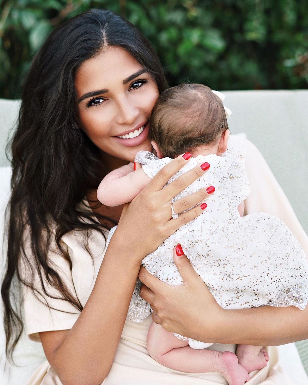 &quot;Абсолютне щастя&quot;: Санта Дімопулос зворушила знімком з новонародженою дочкою