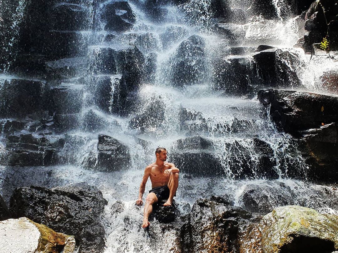 Бажаю кожному: фіналіст Танців з зірками 2019 Олександр Прохоров вразив екзотичними пригодами