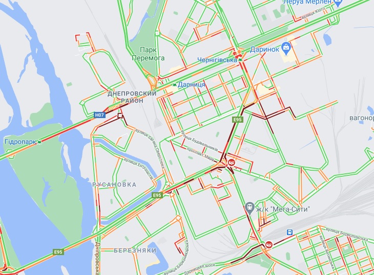 В Киеве образовались огромные пробки: где затруднено движение