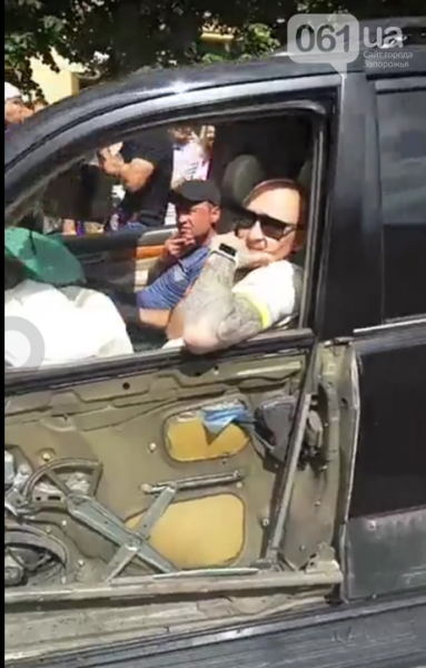 В Запорожье столкнулись 10 автомобилей и маршрутка, есть пострадавшие