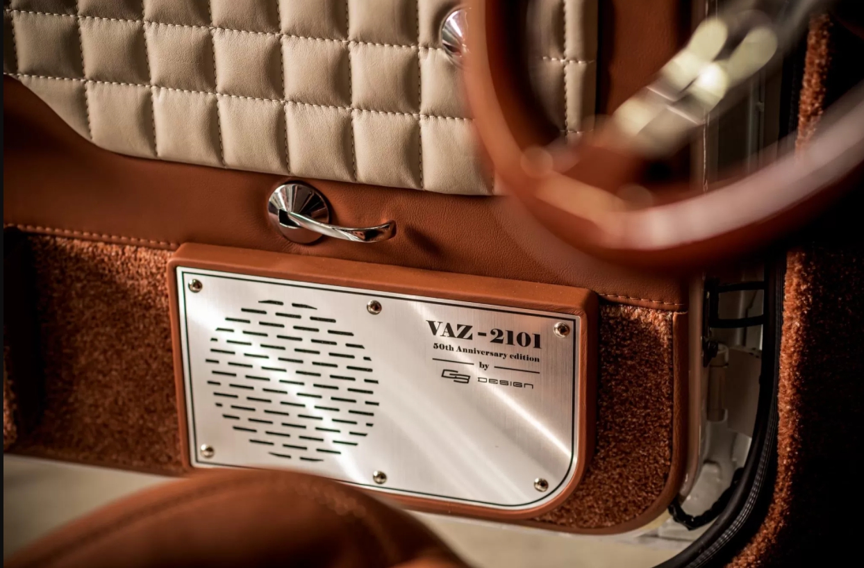 "Копійку" перетворили на Майбах: умільці зібрали найрозкішніший ВАЗ-2101