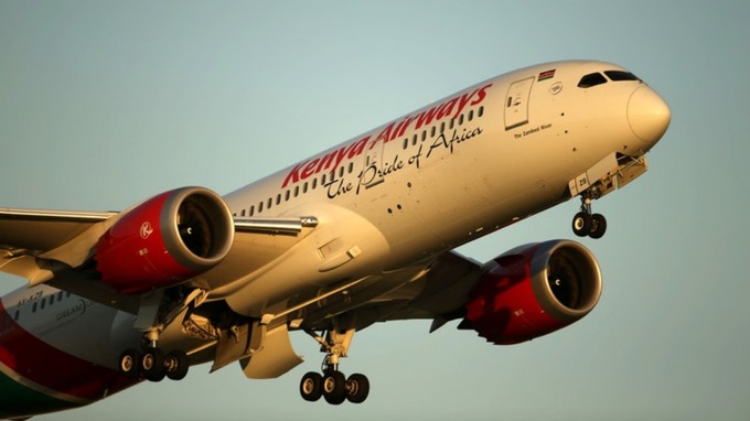 Засмагав у саду: британця ледь не вбив труп, що впав з неба