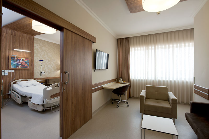 Шанс на життя: онкохворий ветеран АТО розповів про лікування у Туреччині після скандалу в Інституті раку