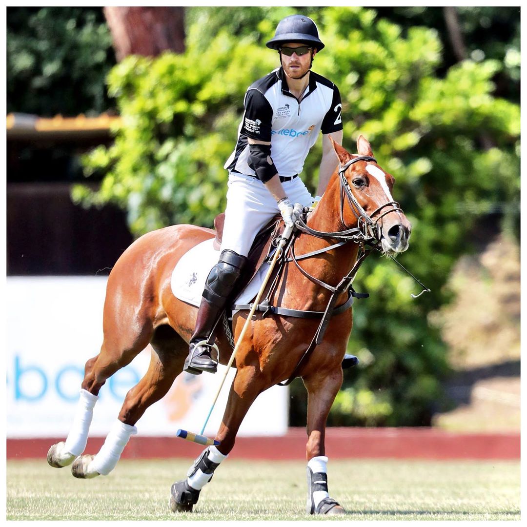 Принц Гарри оставил Меган Маркл с ребенком одну: что произошло