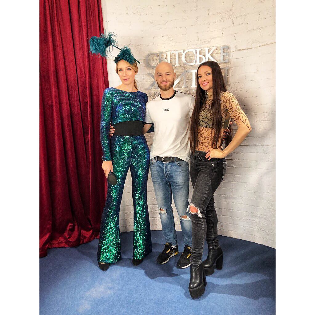 Леди-ящерица: Катя Осадчая покорила эффектным образом в облегающем комбинезоне