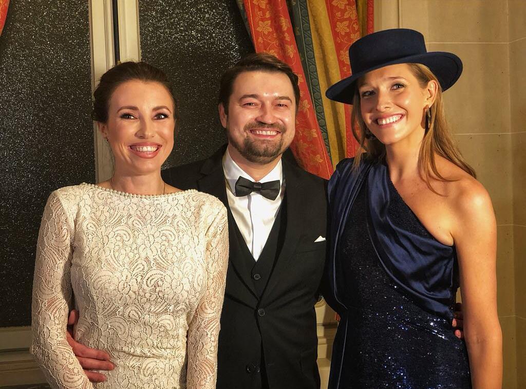 С корабля на бал: Катя Осадчая затмила красотой на светском вечере в Австрии