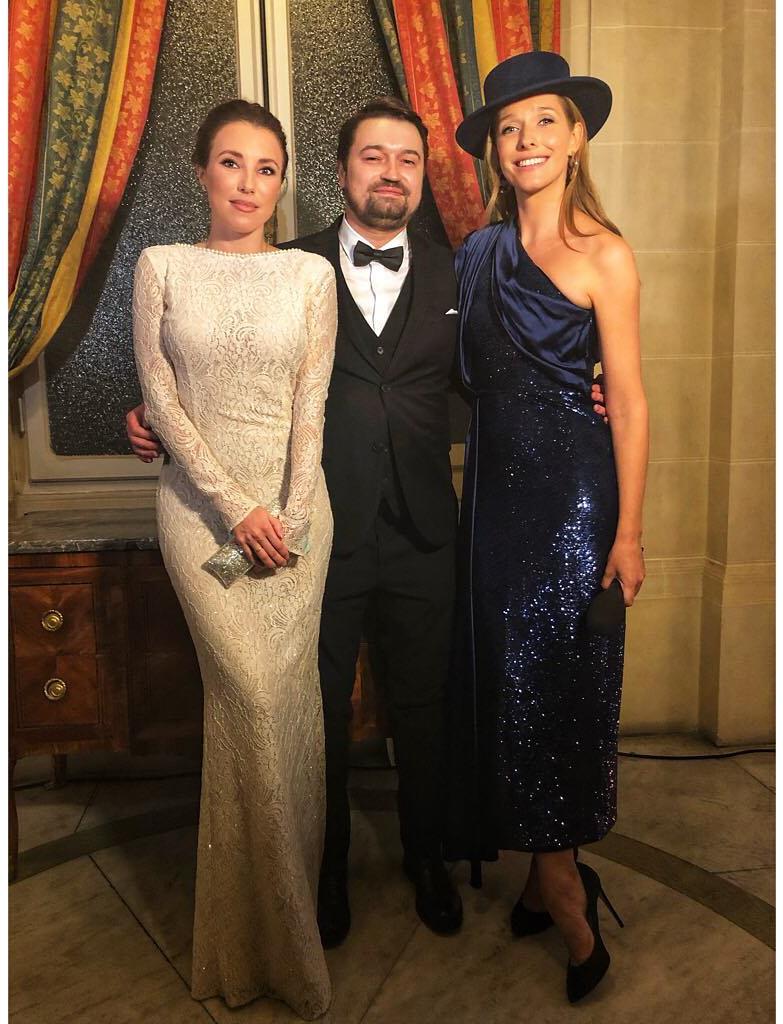 С корабля на бал: Катя Осадчая затмила красотой на светском вечере в Австрии