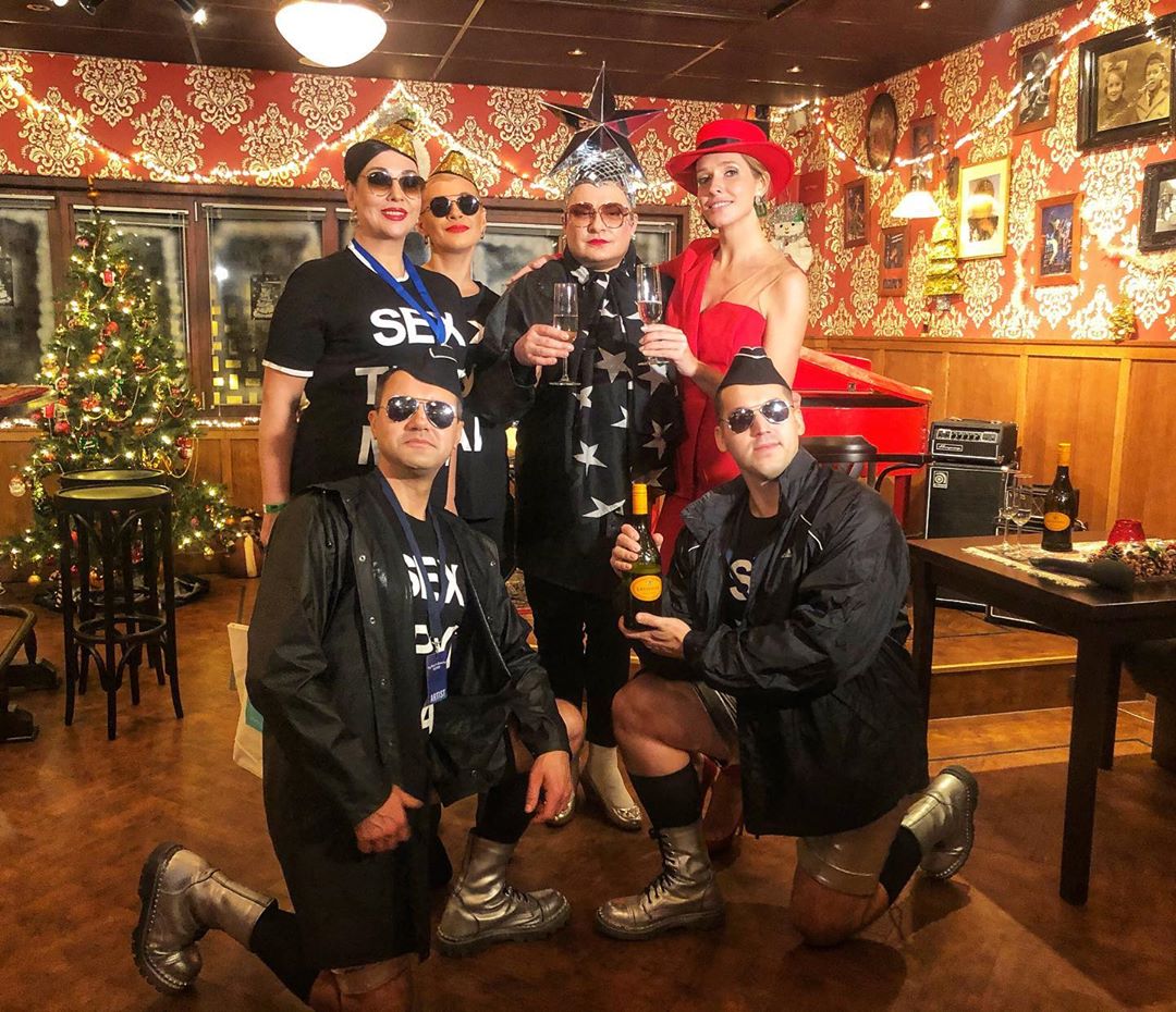 Леди в красном: стильная Катя Осадчая показала, как провела время в Амстердаме