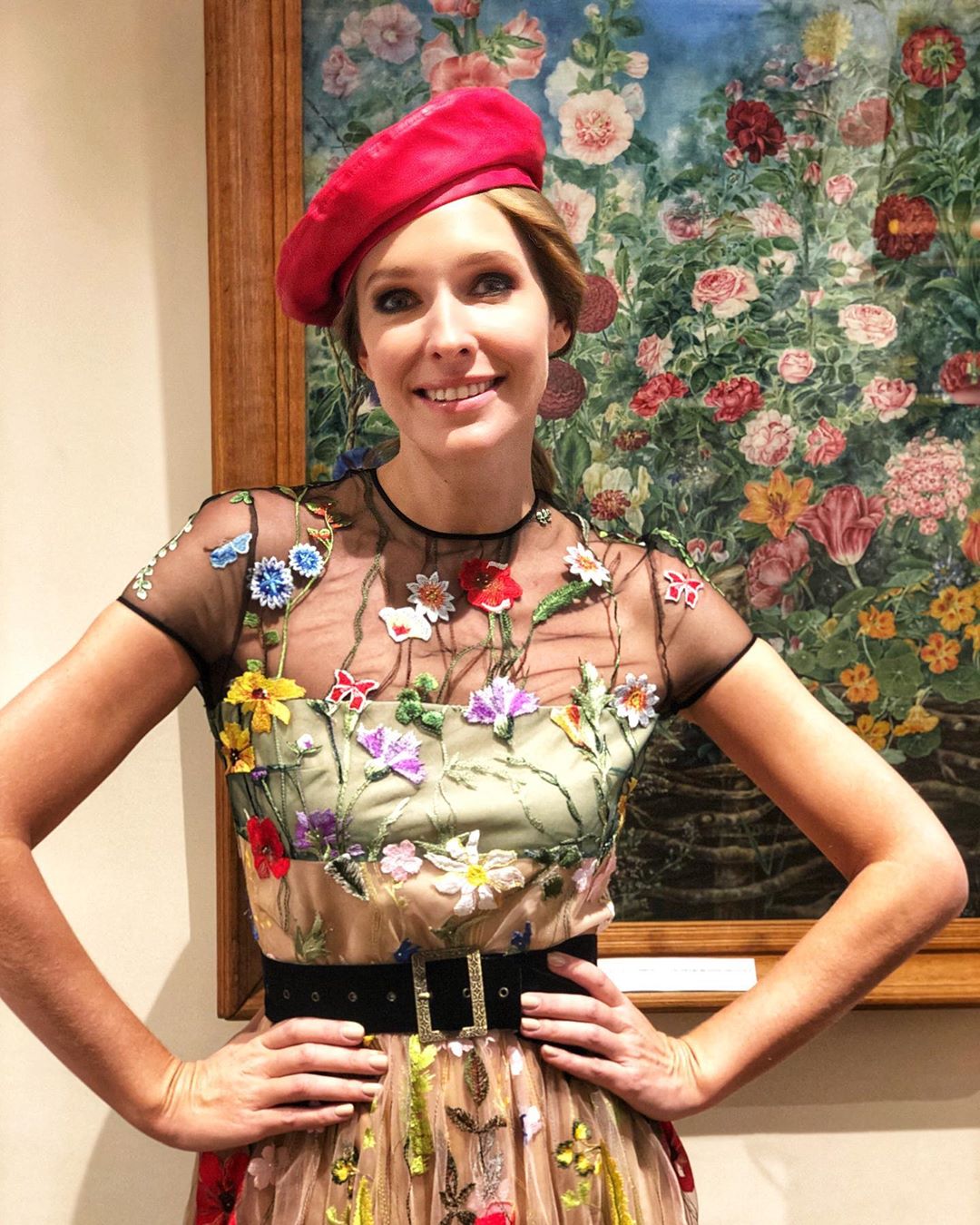 Просто красуня! Осадча в прозорому вбранні зачарувала образом від українського дизайнера