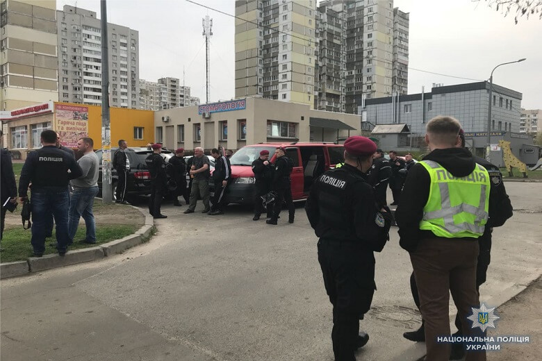 У Києві сталася стрілянина в гуртожитку переселенців, є постраждалі