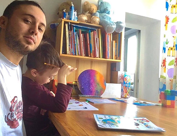 Выращиваем дома лук: Тарас Тополя рассказал об изменениях в жизни на карантине