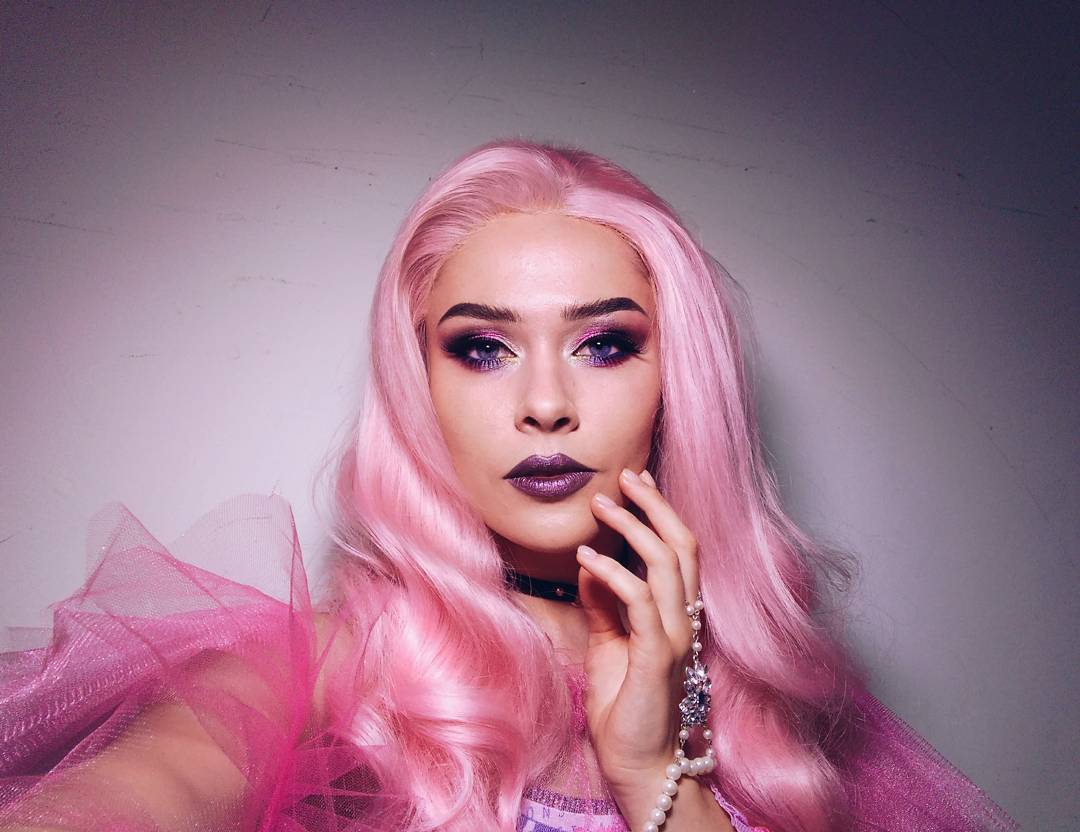 &quot;Я ненасытная, хочу большего&quot;: яркие образы неповторимой именинницы Юлии Саниной