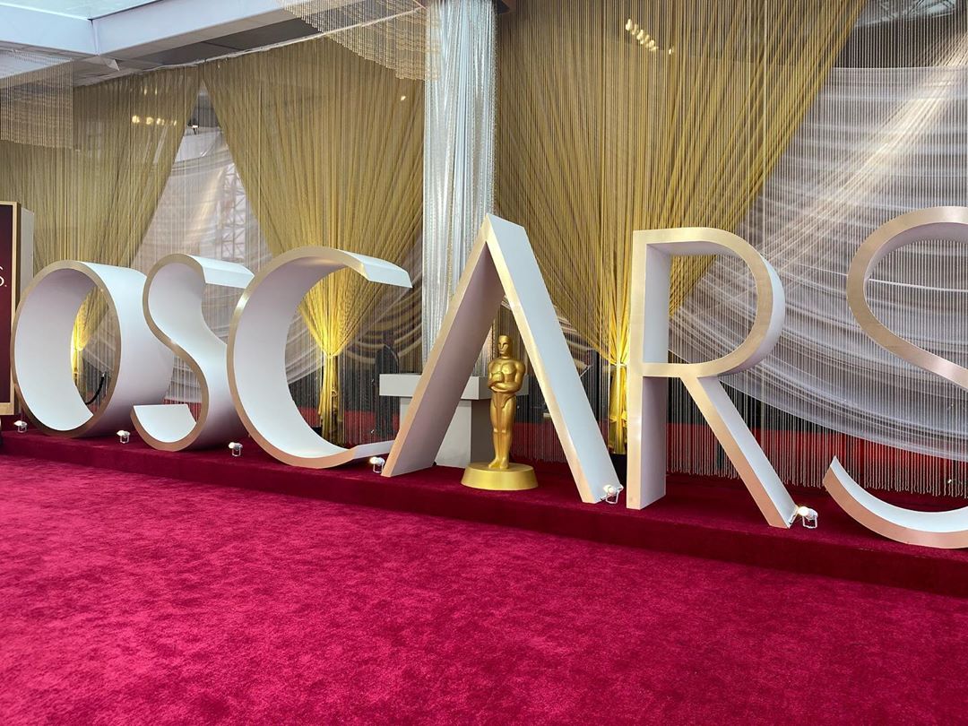 Классика, роскошь и бунт: самые яркие образы на красной дорожке церемонии Оскар-2020