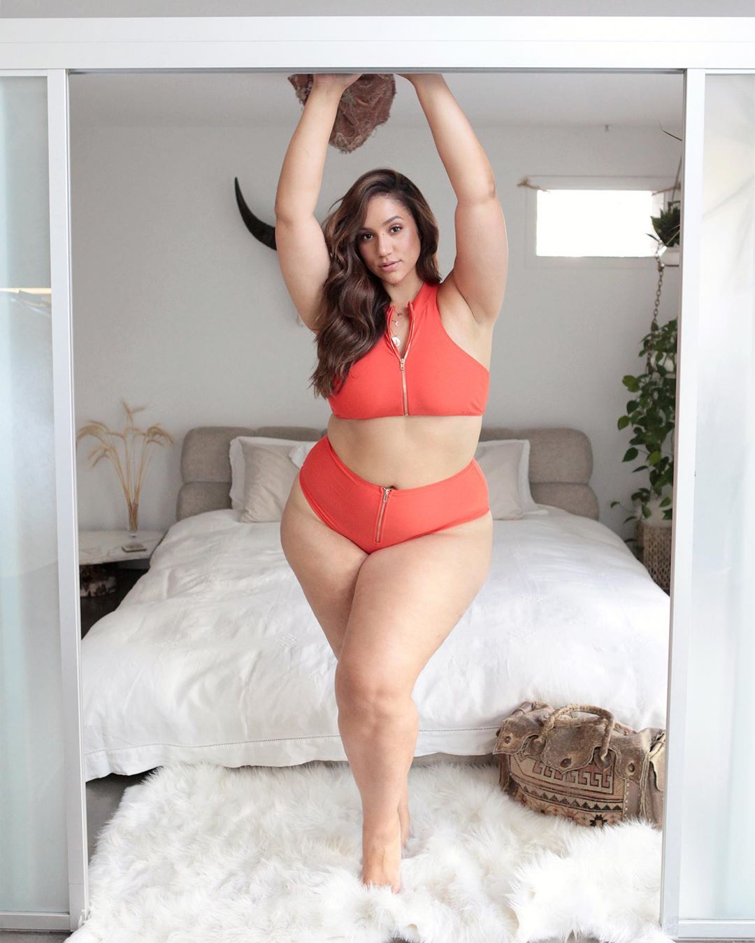 Они идентичны! Рианна показала своего двойника, который уже покоряет сеть