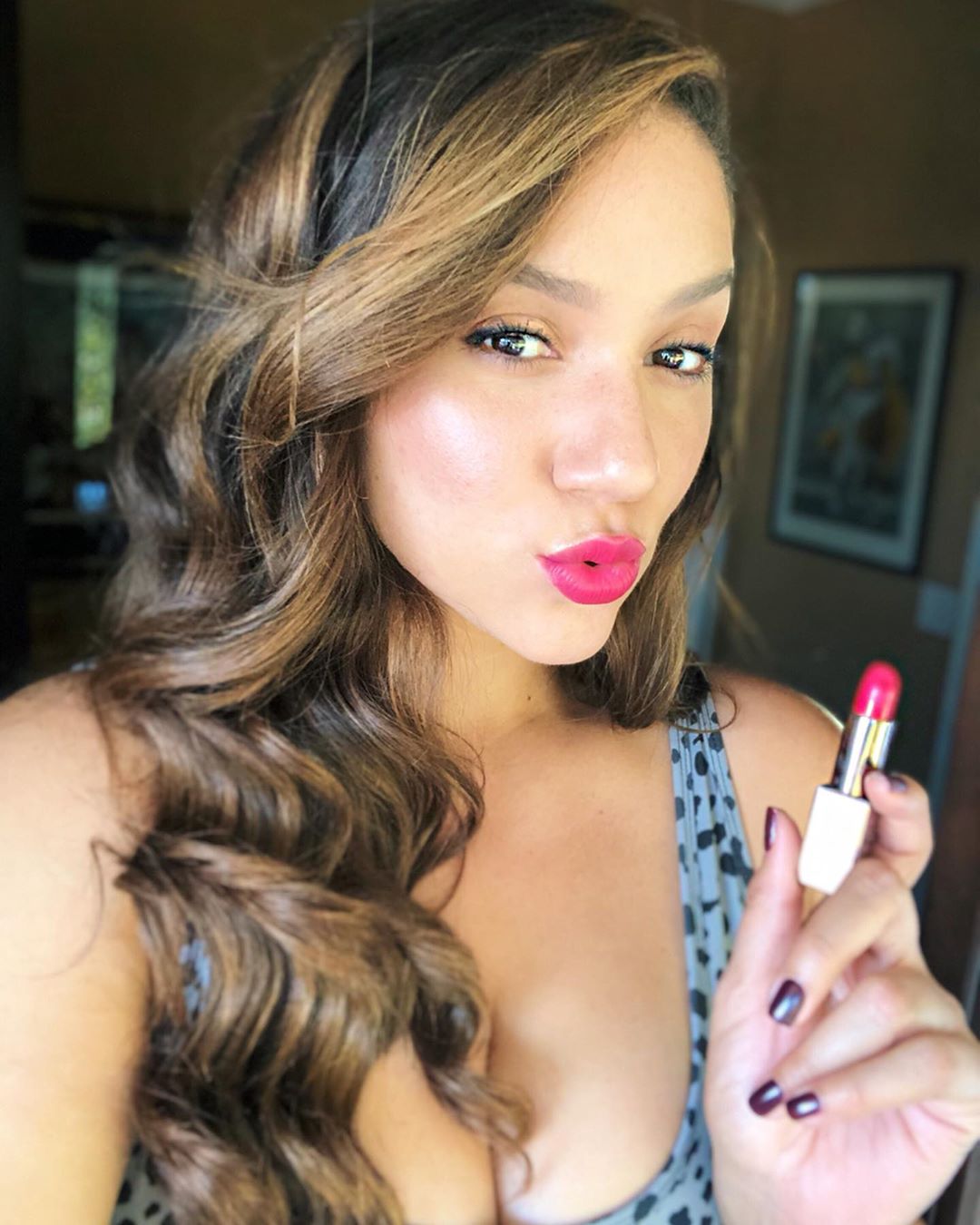 Они идентичны! Рианна показала своего двойника, который уже покоряет сеть