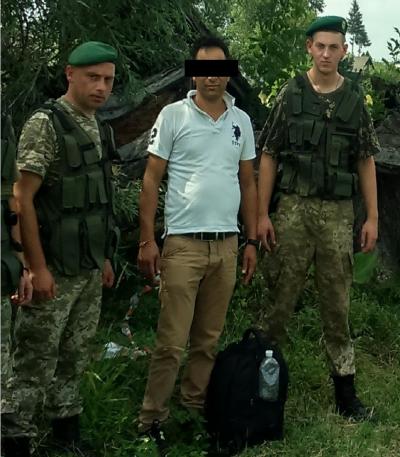 Украинские пограничники задержали 5 нелегальных мигрантов из Индии и Молдовы