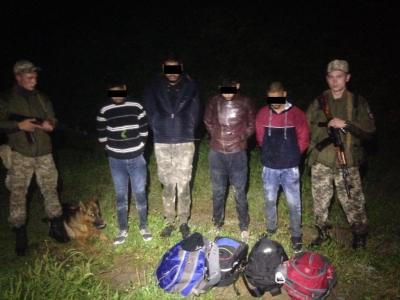 На Закарпатье пограничники задержали группу нелегалов из Индии