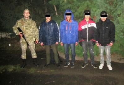 На Закарпатті затримали мігрантів з В'єтнаму