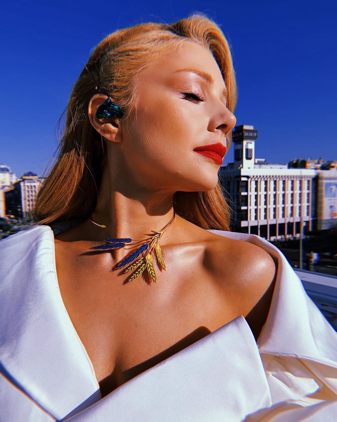 "Українська принцеса": Тіна Кароль підкорила розкішним вбранням на День Незалежності