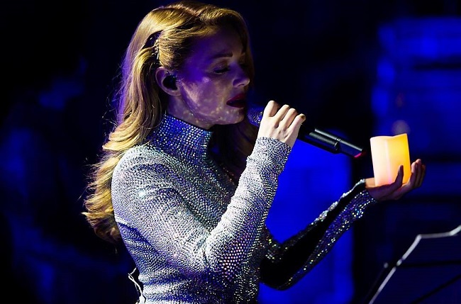 &quot;Богиня&quot;: Тина Кароль поразила вечерним образом в &quot;бриллиантовом&quot; платье