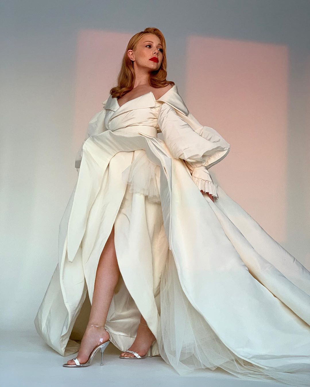 Вот это поворот: Моника Беллуччи повторила "свадебный" образ Тины Кароль