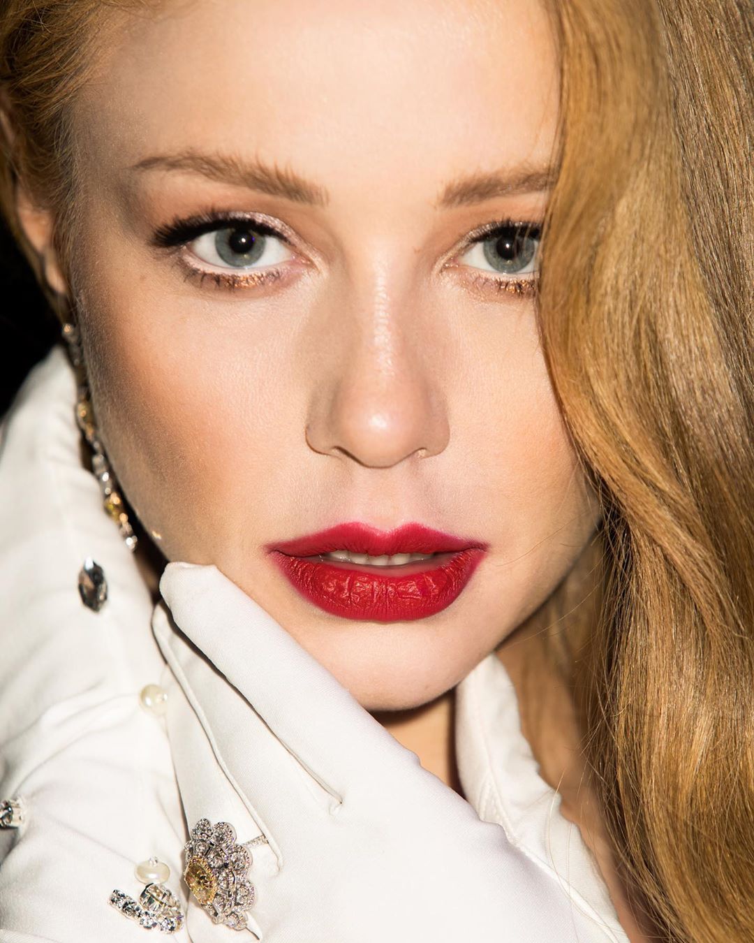 "Припиняй худнути": Тіна Кароль приголомшила витонченими формами в розкішному вбранні