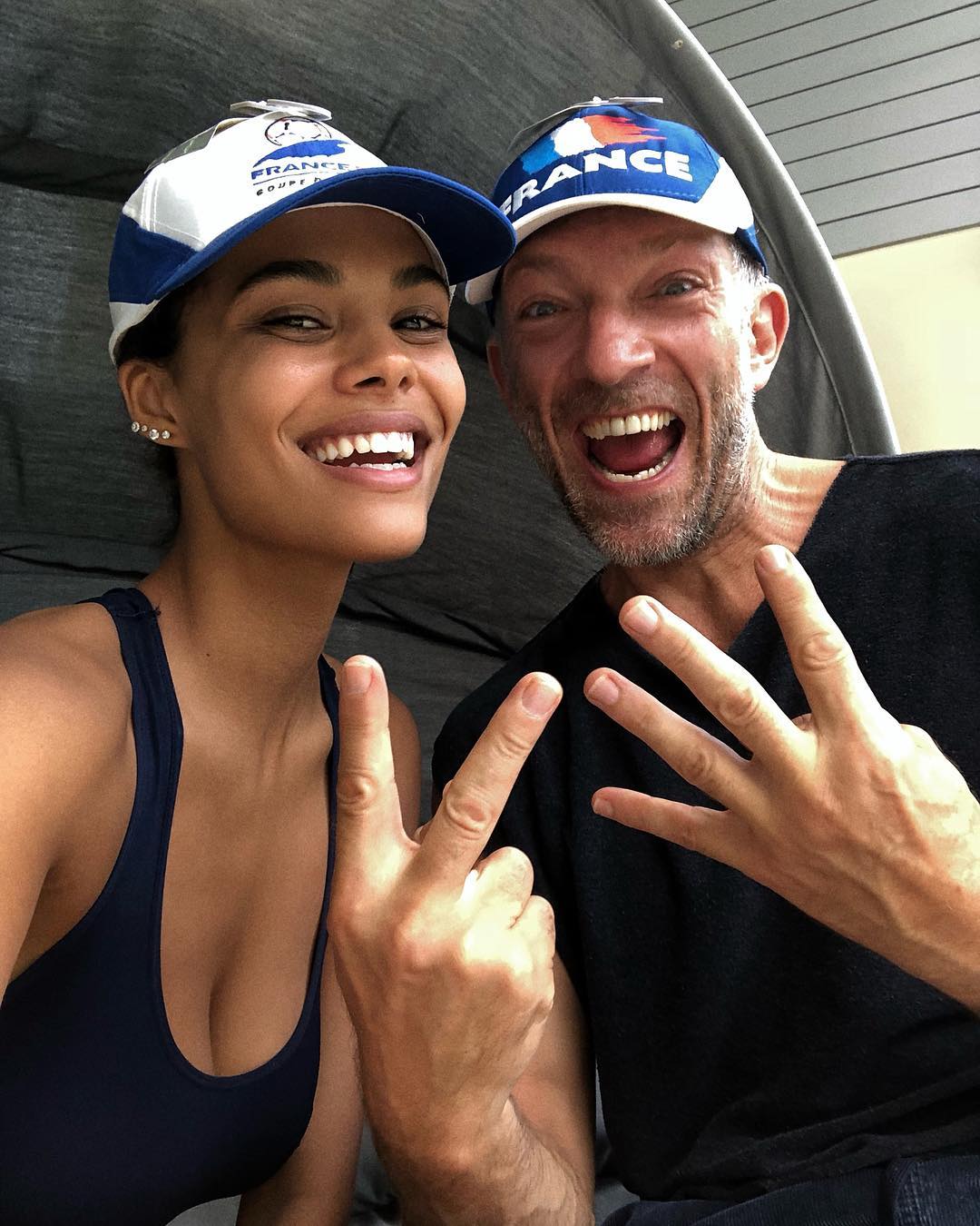 Щасливі разом: Венсан Кассель та Тіна Кунаки демонструють любов і почуття гумору