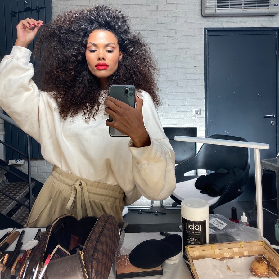 Ідеал жінки: Моніка Беллуччі вразила красою та молодістю у новій зйомці