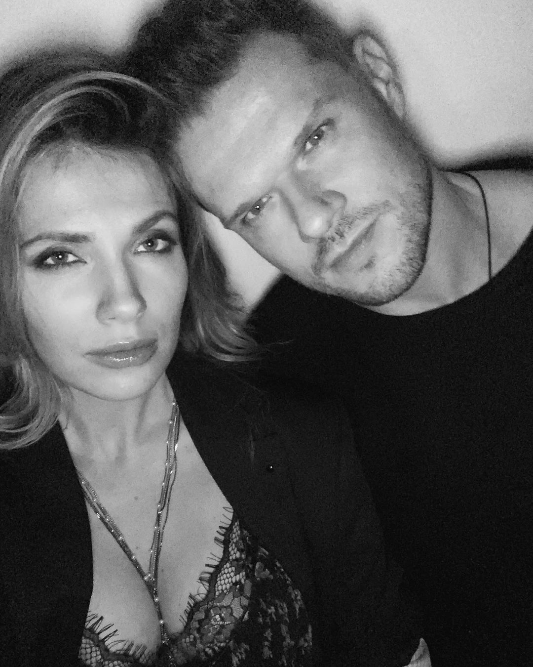 Красивая пара! Беременная дочь Ольги Сумской поделилась редким фото с мужем