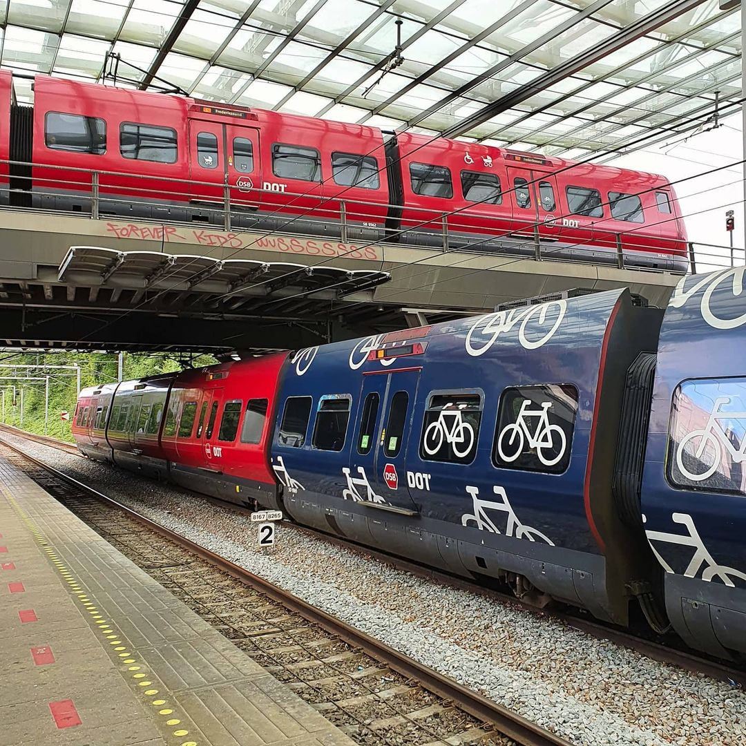 Укрзализныця vs DSB: из этих фото станет ясно, почему датчанин мыл поезд Киев-Измаил