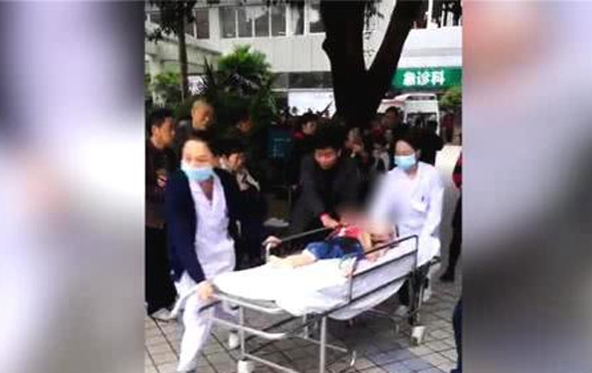 В Китае женщина ранила ножом 14 детей в детском саду