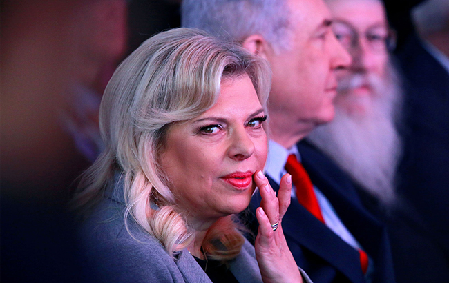 Кинула на землю хліб та сіль: дружина Нетаньяху в Києві потрапила в скандал (відео)