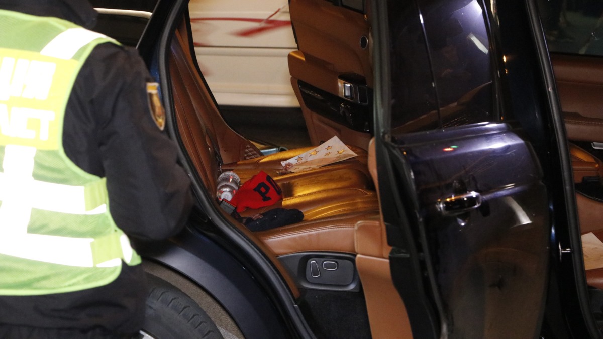 Погиб ребенок: в центре Киева обстреляли Range Rover (фото, видео)