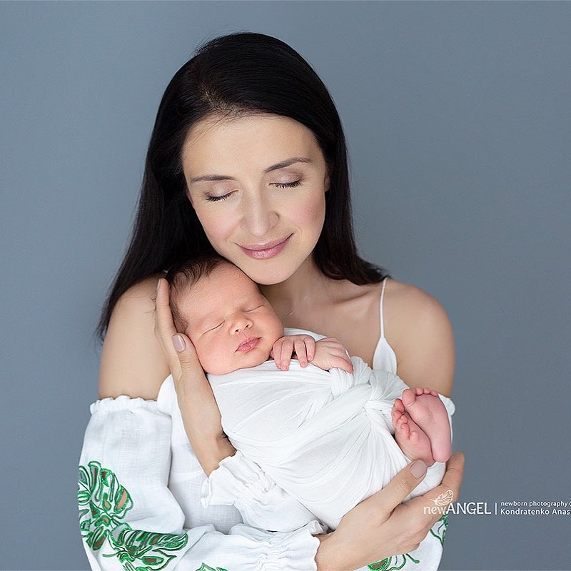 Валентина Хамайко растрогала сеть нежной съемкой с новорожденным сыном