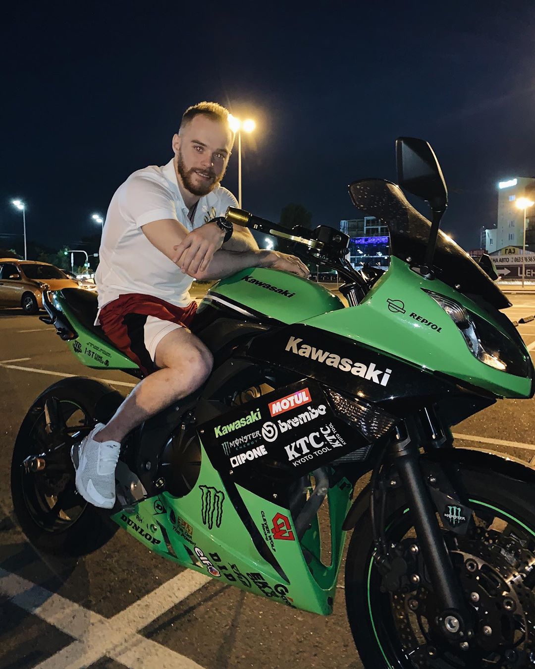 Олімпійський чемпіон України закрутив роман з 17-річною гімнасткою: фото