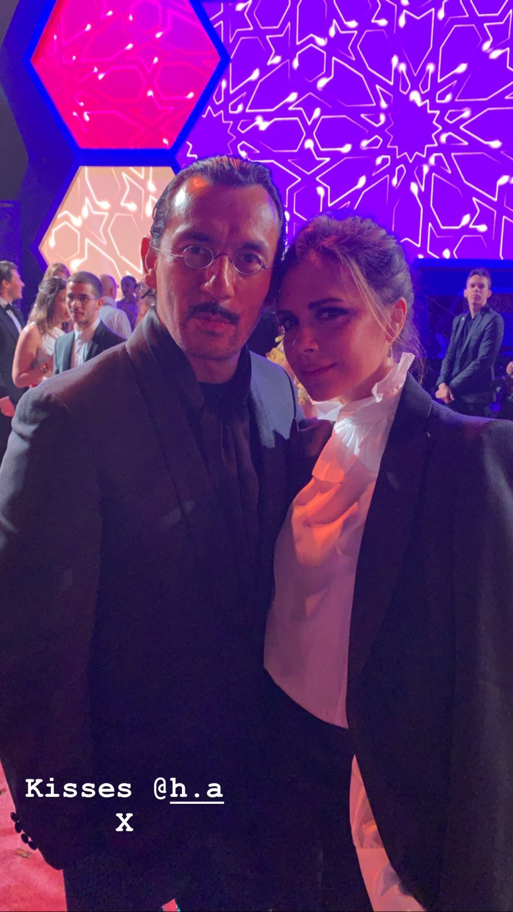 Ікона стилю: Вікторія Бекхем показала розкішну фігуру в елегантному брючному костюмі