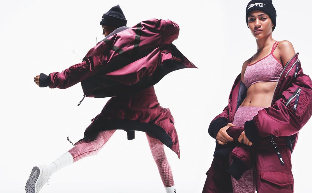 Оце гнучкість! 45-річна Вікторія Бекхем демонструє спортивну фігуру і неймовірну розтяжку