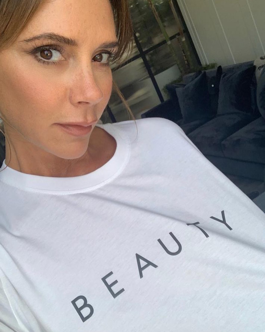 Ікона стилю і краси: 45-річна Вікторія Бекхем розкрила секрети ідеальної шкіри