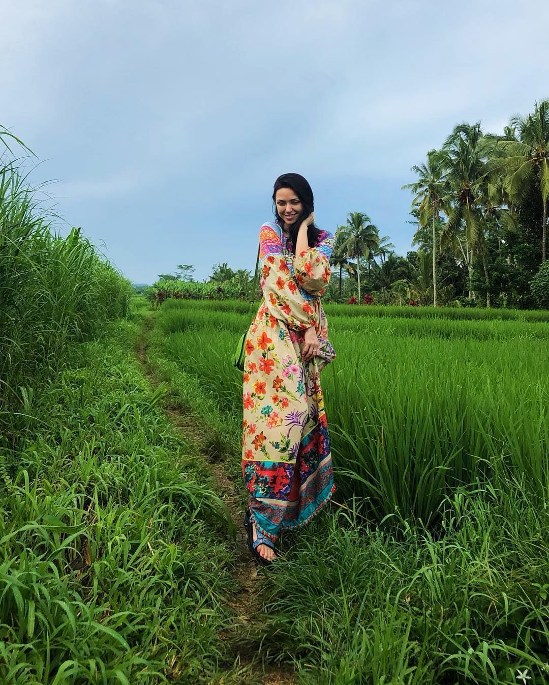 "Шикарная": Вика из "НеАнгелов" похвасталась стильным нарядом на Бали