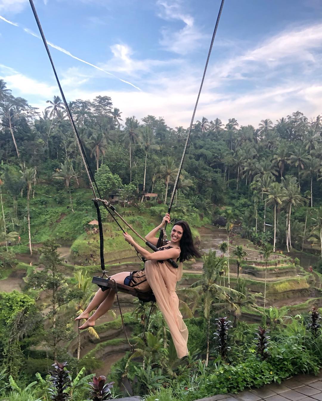 Украинская певица полетала над рисовыми террасами на Бали: красочные фото