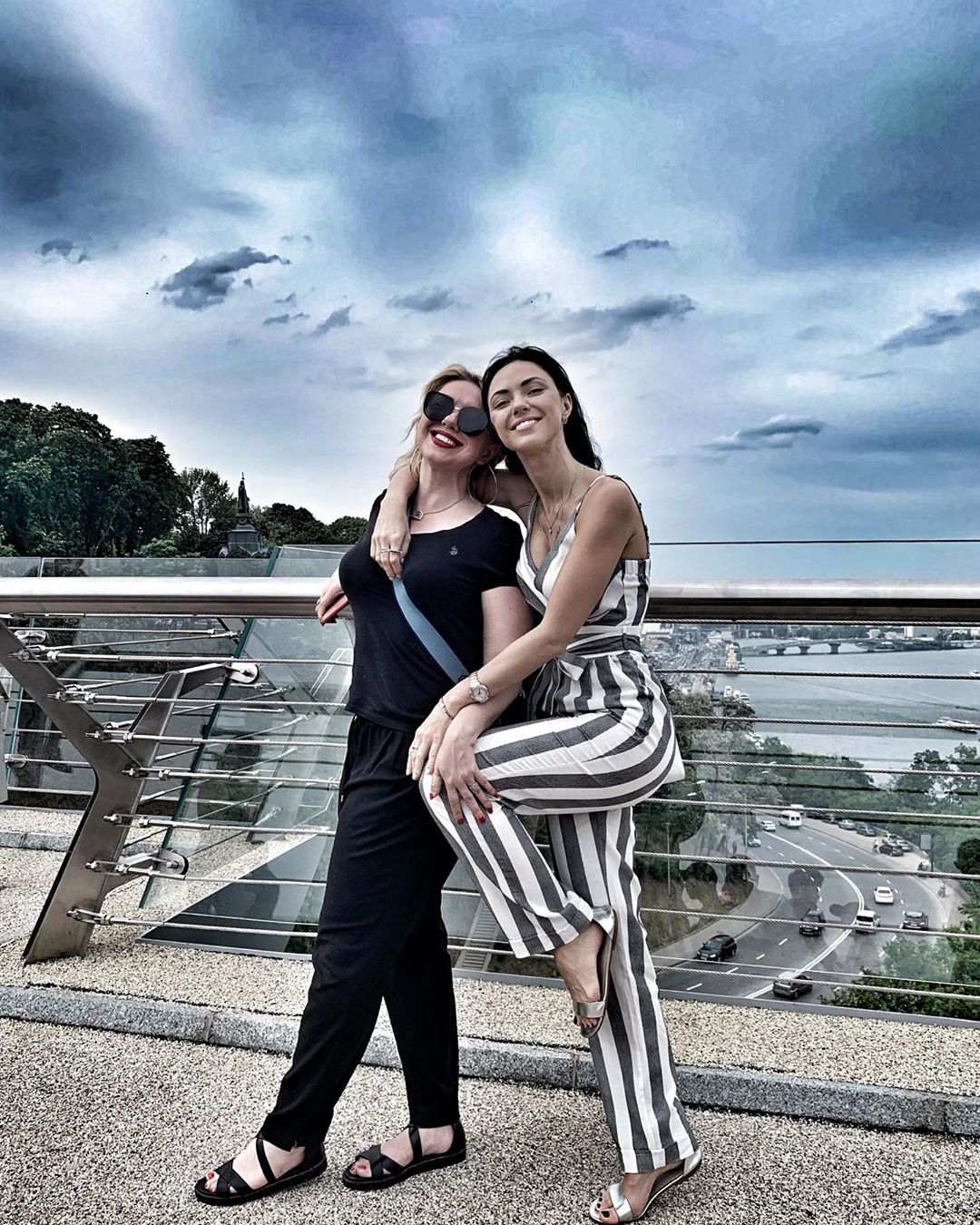 Вика Смеюха с сестрой Ульяной