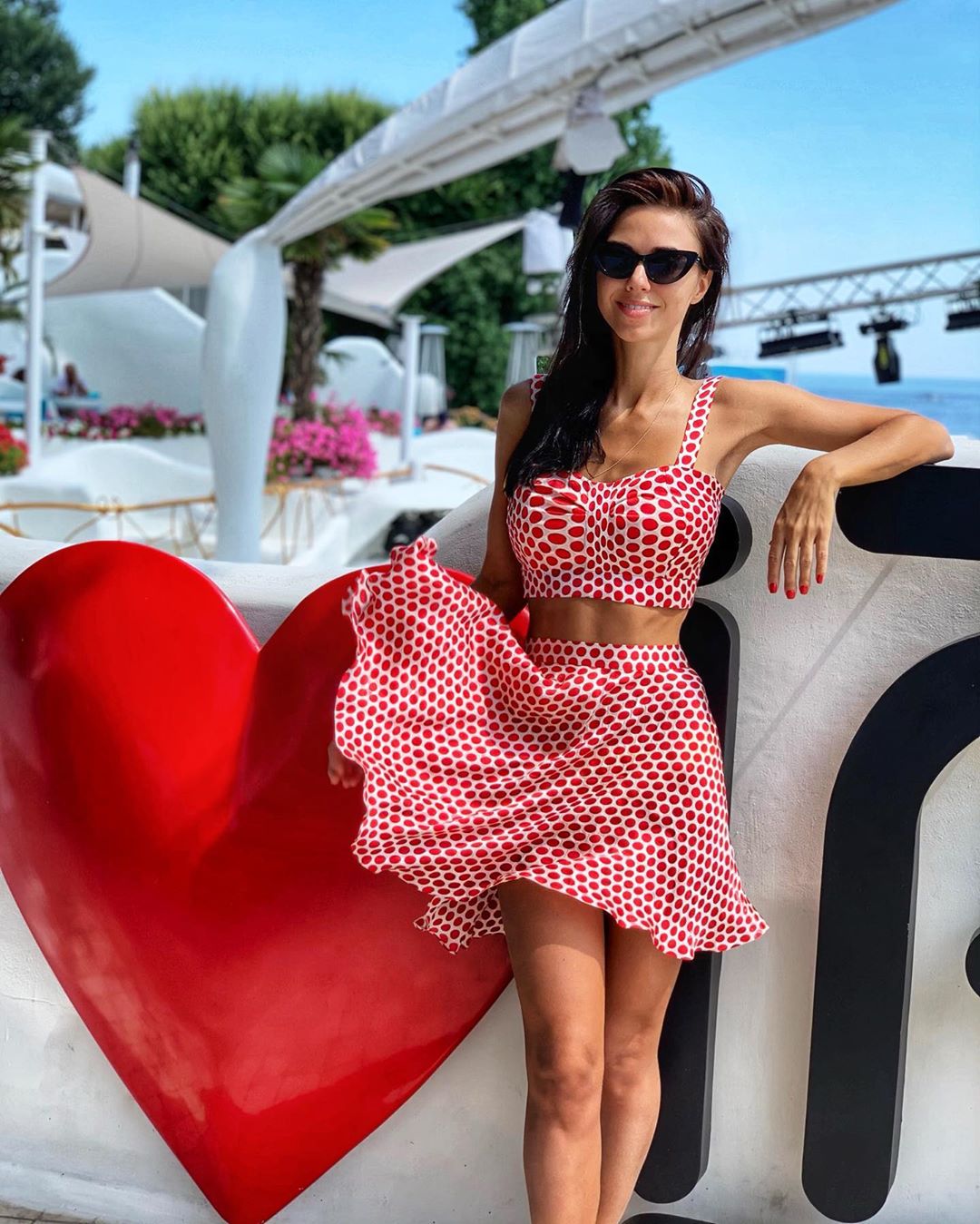 &quot;15-летняя девчонка&quot;: Вика из НеАнгелов показывает, как носить трендовый принт polka-dot