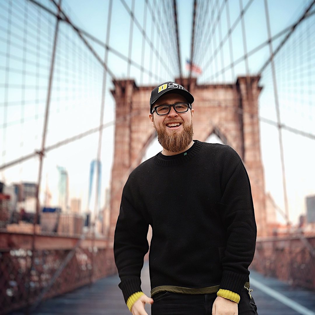 Всплыло имя первого участника "Холостячки 2": он помогает девушкам успешно выйти замуж (фото)