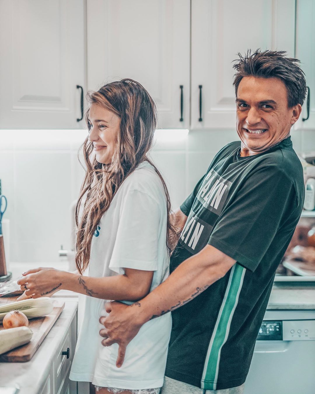 Сильно скучив: Влад Топалов підкорив милим домашнім фото з Регіною Тодоренко