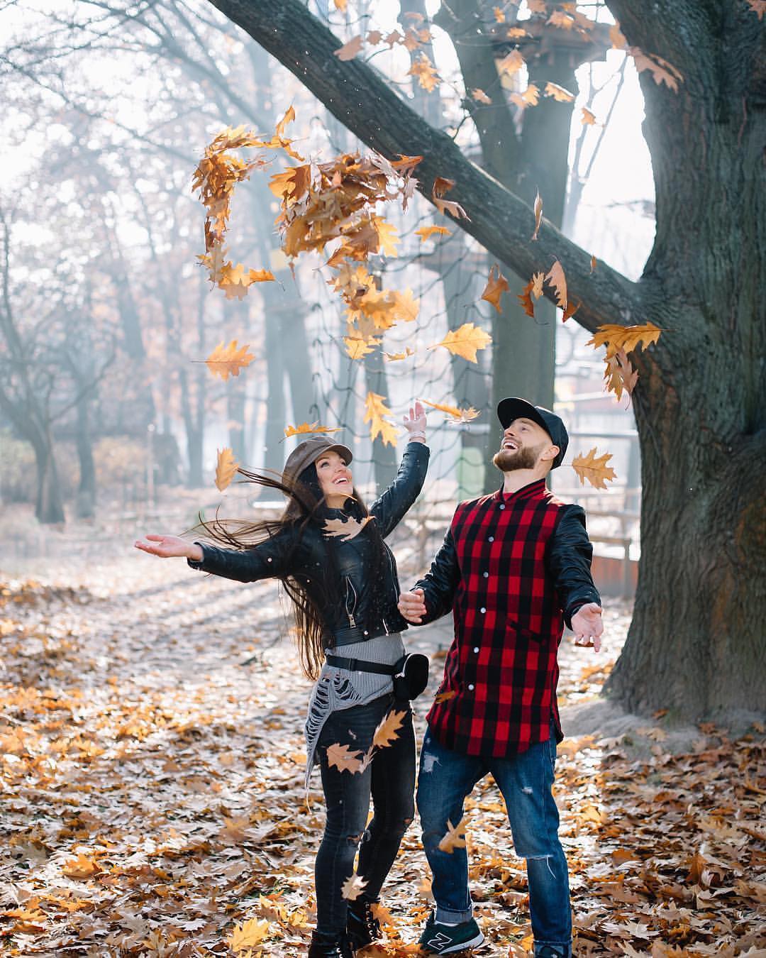 "Как подростки": Влад Яма очаровал осенней фотосессией с женой