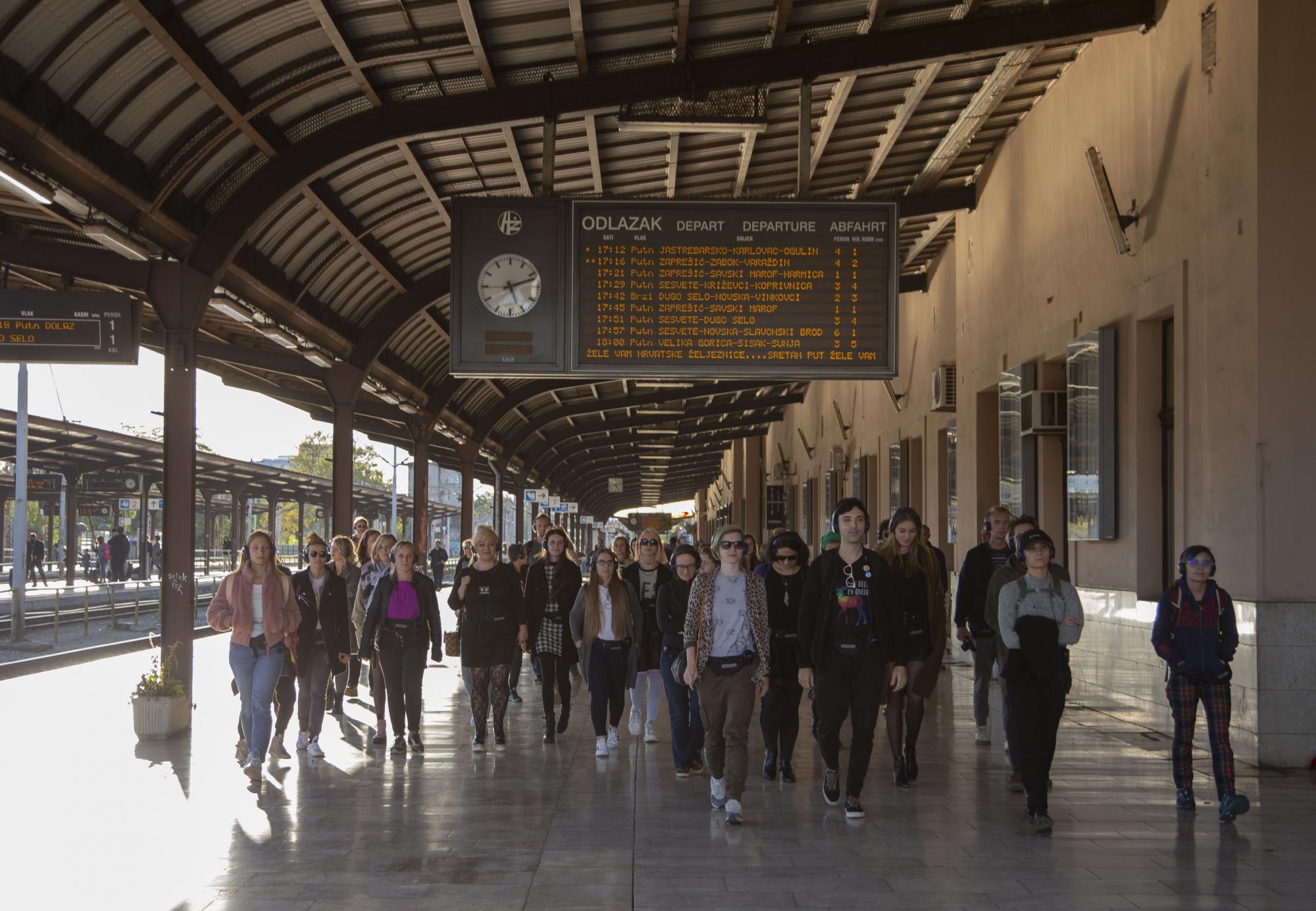 Украинская театральная команда провела первую международную премьеру спектакля &quot;Время&quot; в Загребе